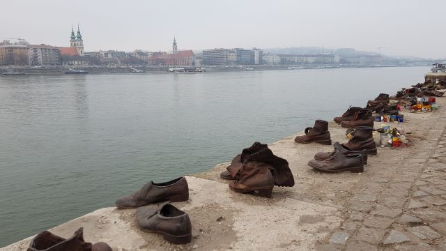 Schoenen langs de Donau boedapest