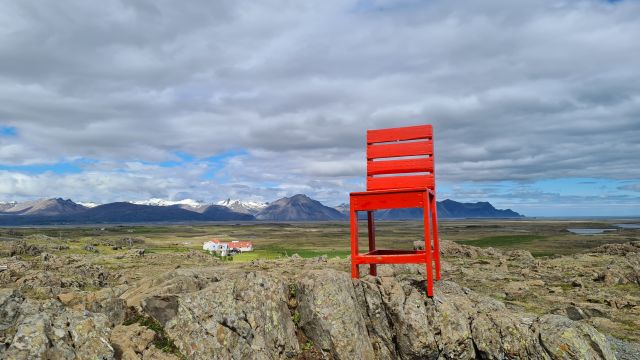 rode stoel ijsland red chair route 1