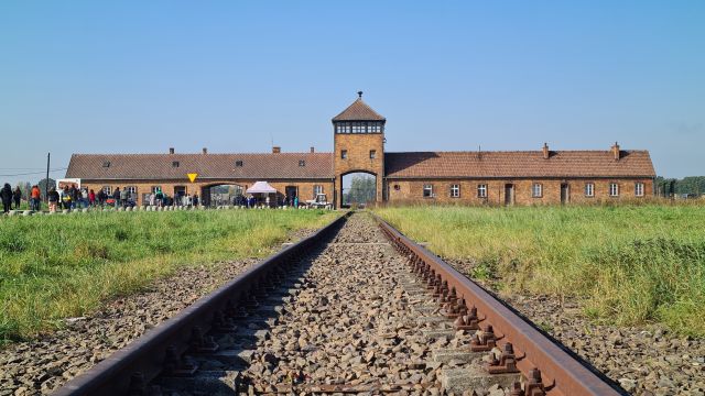 ingang van Auschwitz II Birkenau
